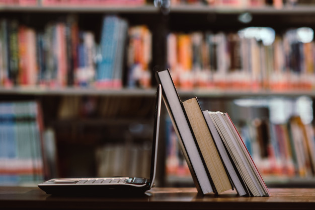 laptop-book-library